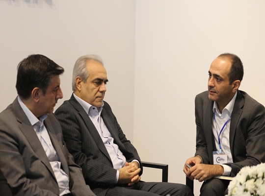 بازدید مدیرعامل بیمه نوین از غرفه گروه مالی اقتصاد نوین در ‌نمایشگاه بین‌المللی صنعت تهران