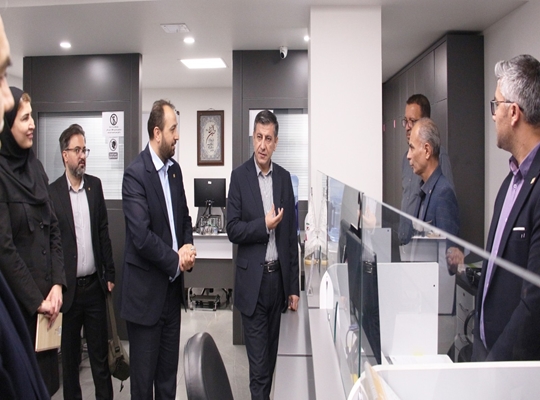 دیدار صمیمانه مدیرعامل بیمه نوین با کارکنان در نخستین روزهای کاری